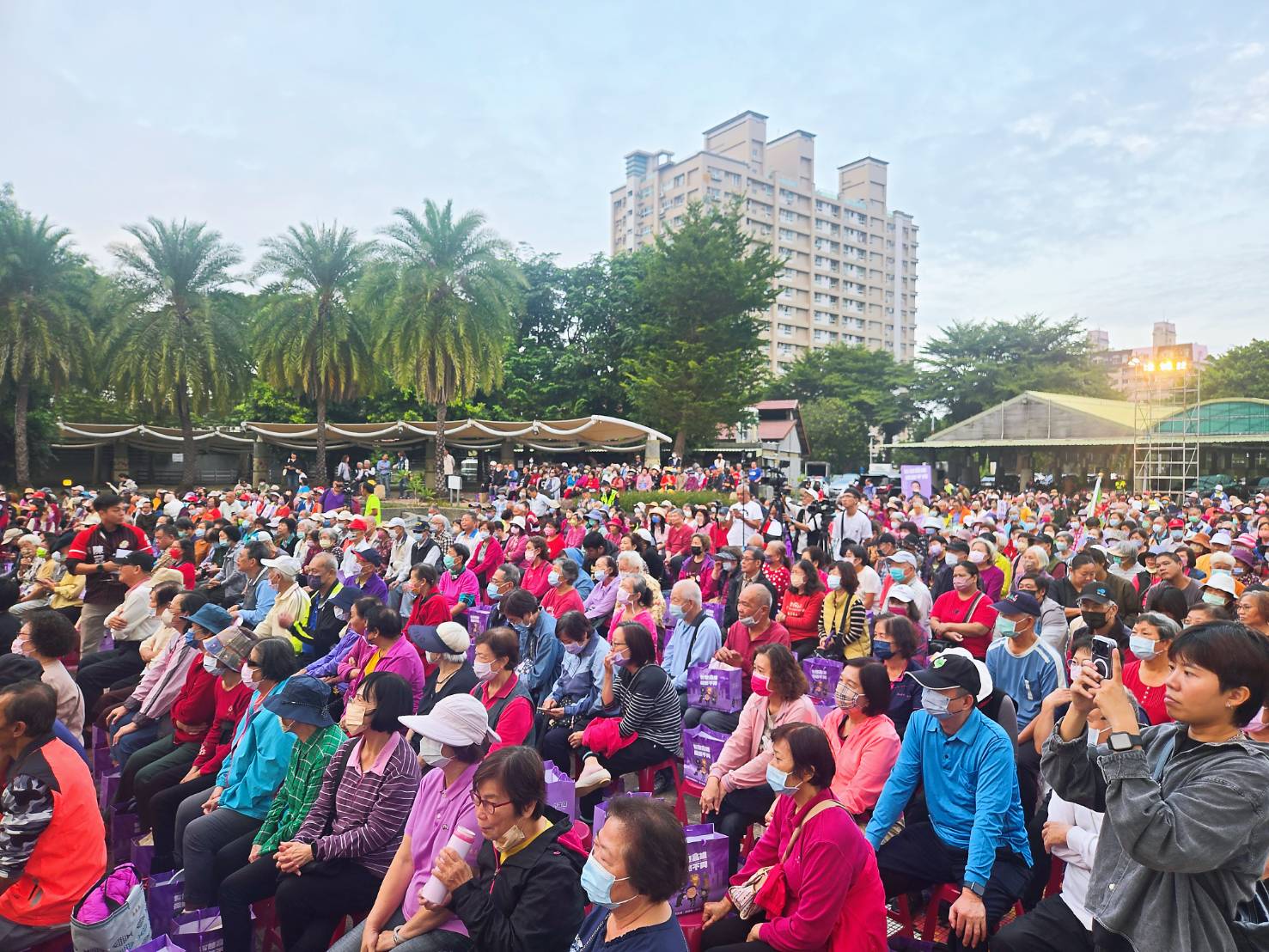 跨派系大團結！許智傑楠梓造勢2千人嗨翻 誓言延續陳其邁路線