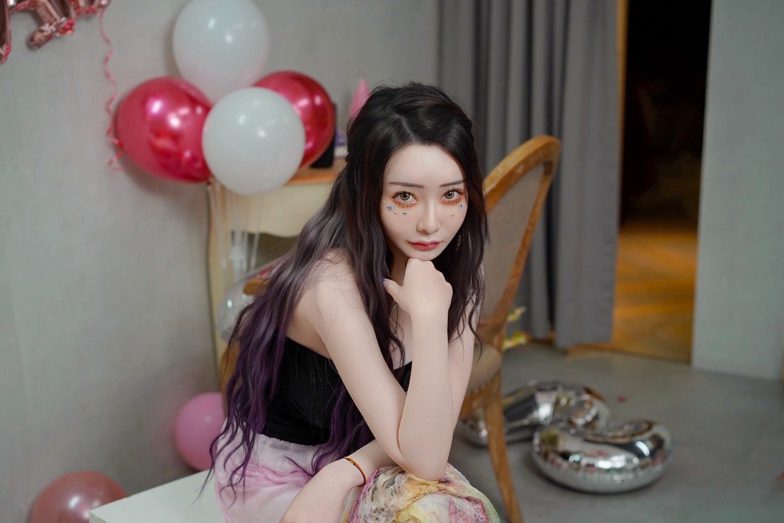 沈娜娜(璃奈醬) IG 開放式擇偶條件 小哥哥艾里中獎 揉腰搭肩曖昧爆棚 沈娜娜(璃奈醬) IG 開放式擇偶條件 小哥哥艾里中獎 揉腰搭肩曖昧爆棚