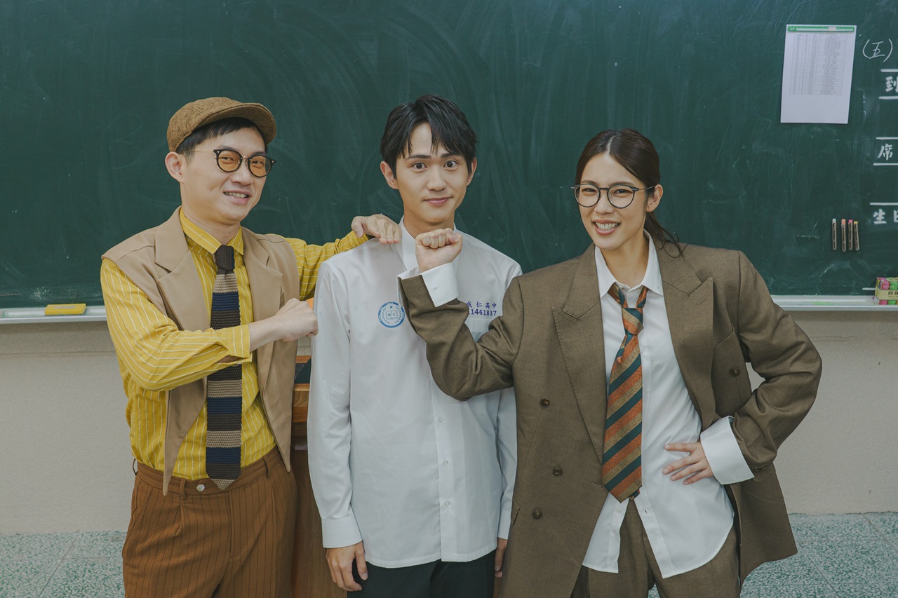 宇宙林思宇高壓逼哭學生 姜典帶頭爭取學生自主權