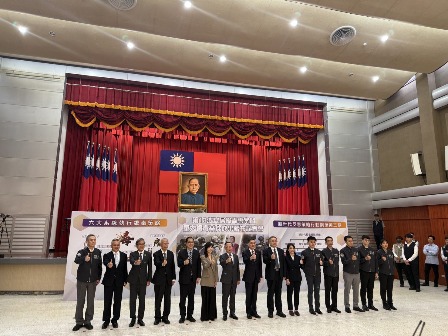 桃檢破獲新屋「黑水」製毒工廠 攔阻近3萬煙彈流入市面獲中央肯定