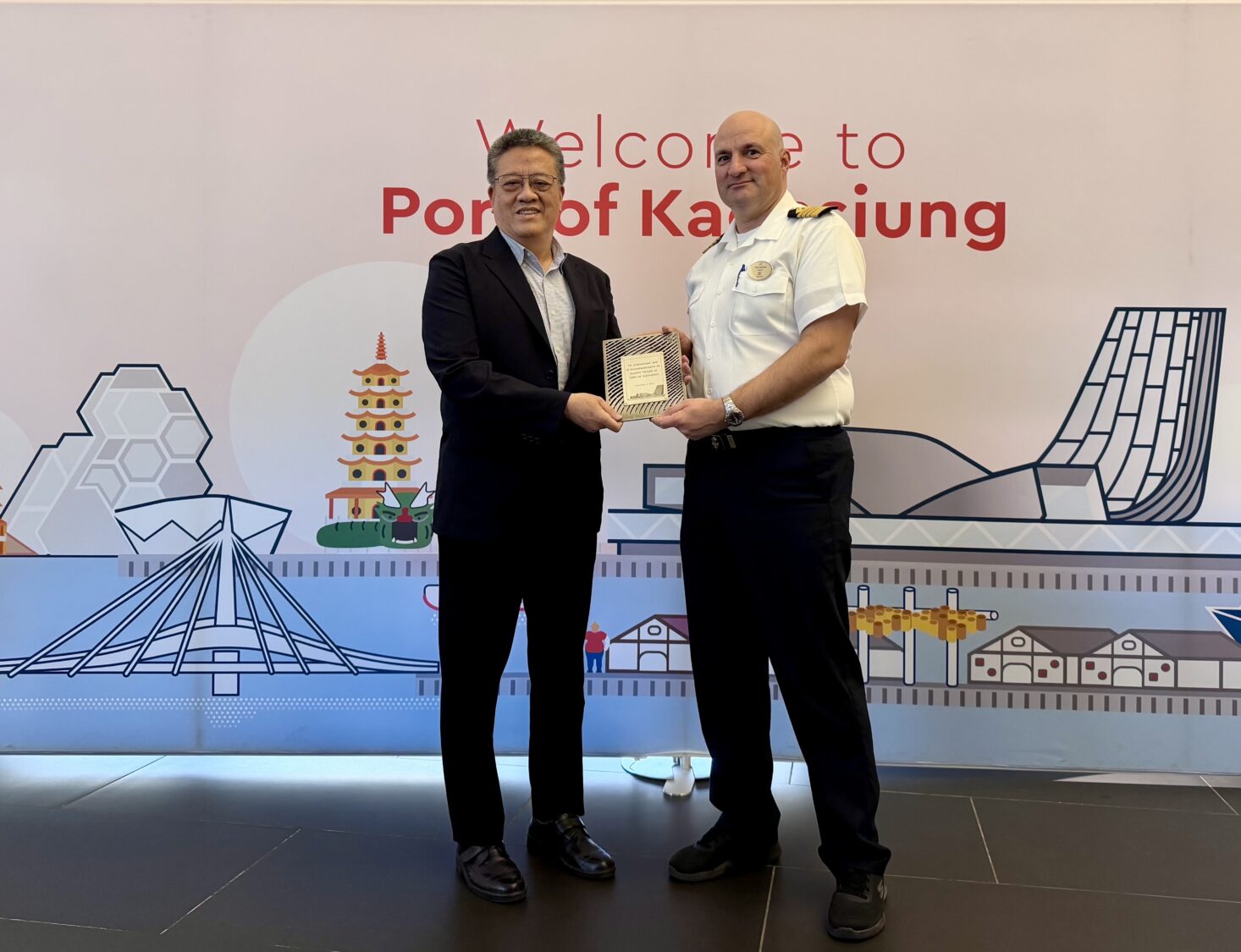 挪威郵輪太陽號首航   高雄港年度第8艘首航郵輪壓軸登場！