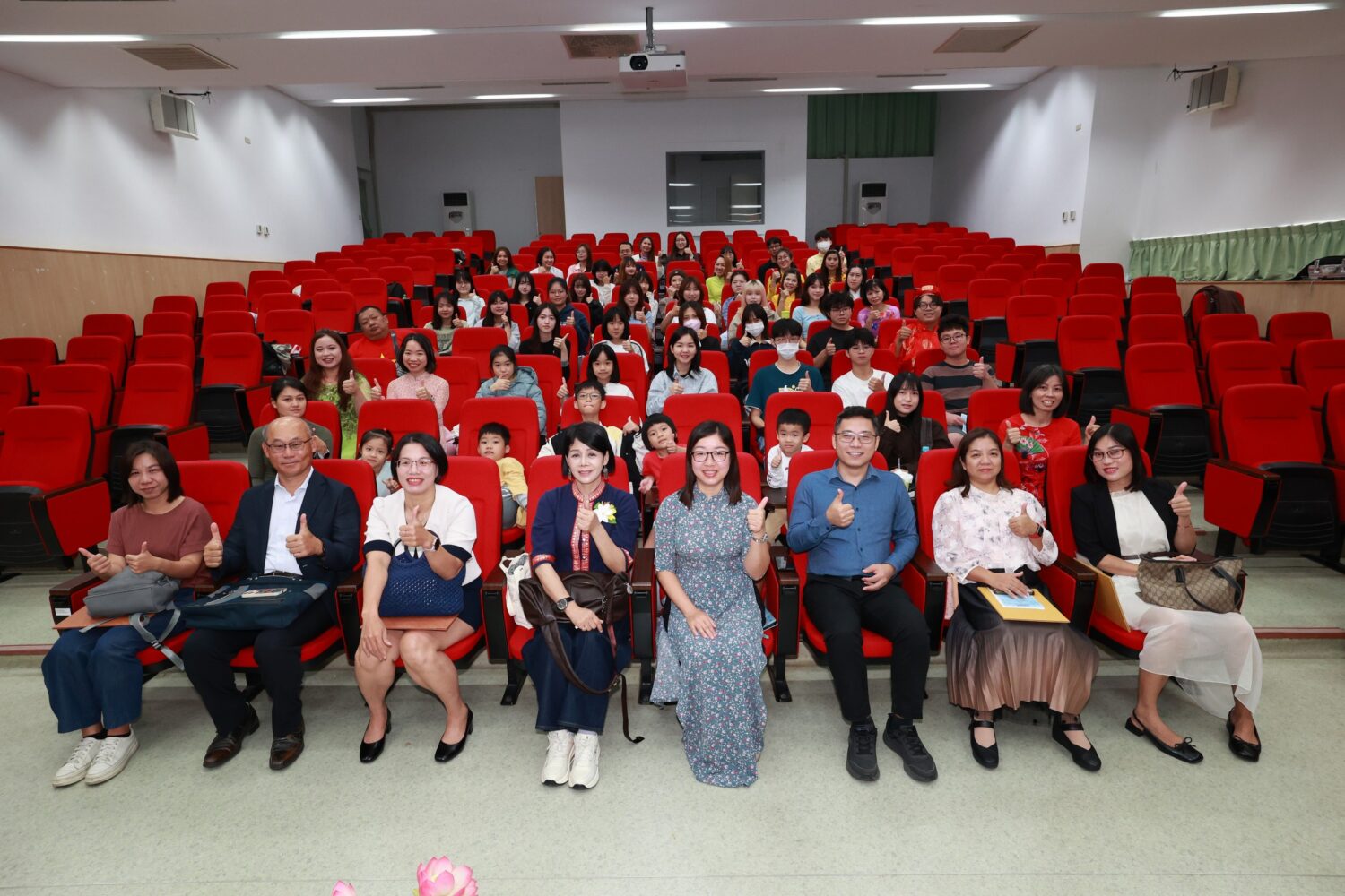 高雄大學東語系打造文化盛宴 新住民創業經驗激發學生新視野 高雄大學東語系打造文化盛宴 新住民創業經驗激發學生新視野