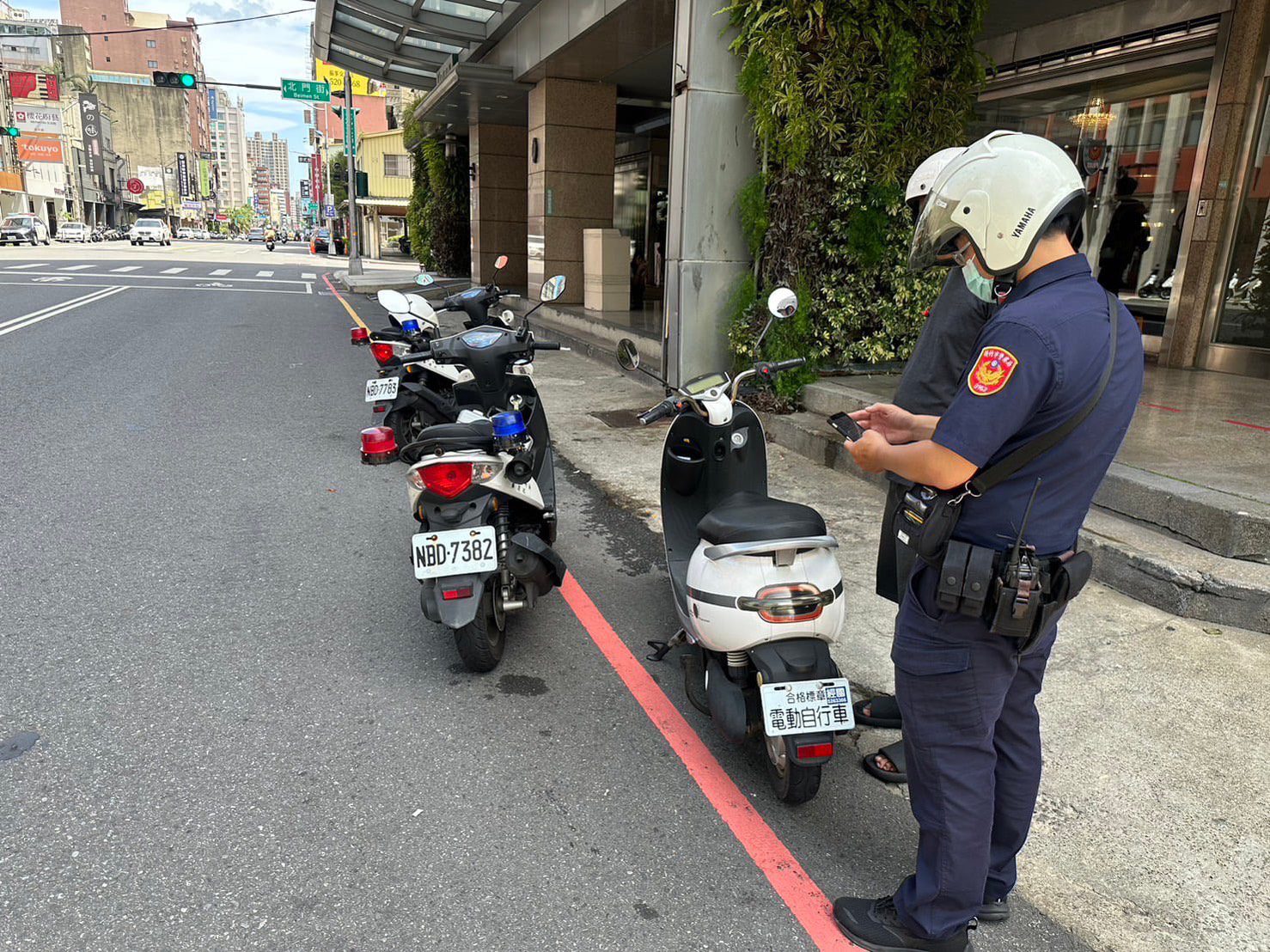 微型電動二輪車新牌照規定　竹市警加強執法與宣導