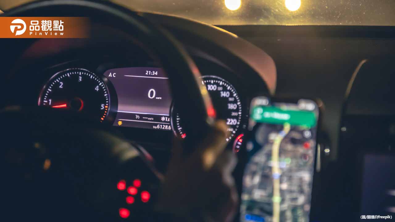 「方向燈要閃幾下」才能轉？正確解答曝光「做錯秒噴6000元」