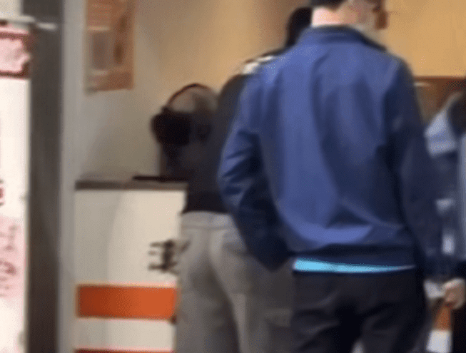 中壢車站偷拍狼抓到了 警查扣針孔攝影機移送法辦 中壢車站偷拍狼抓到了 警查扣針孔攝影機移送法辦