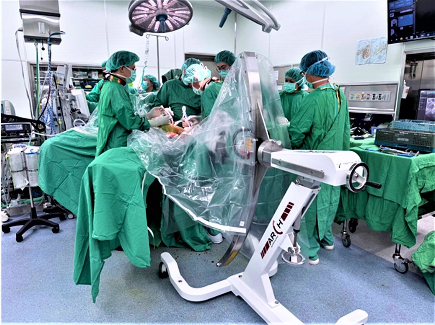 正前開微創人工髖關節置換手術 讓患者重新走出疼痛的陰霾 正前開微創人工髖關節置換手術 讓患者重新走出疼痛的陰霾