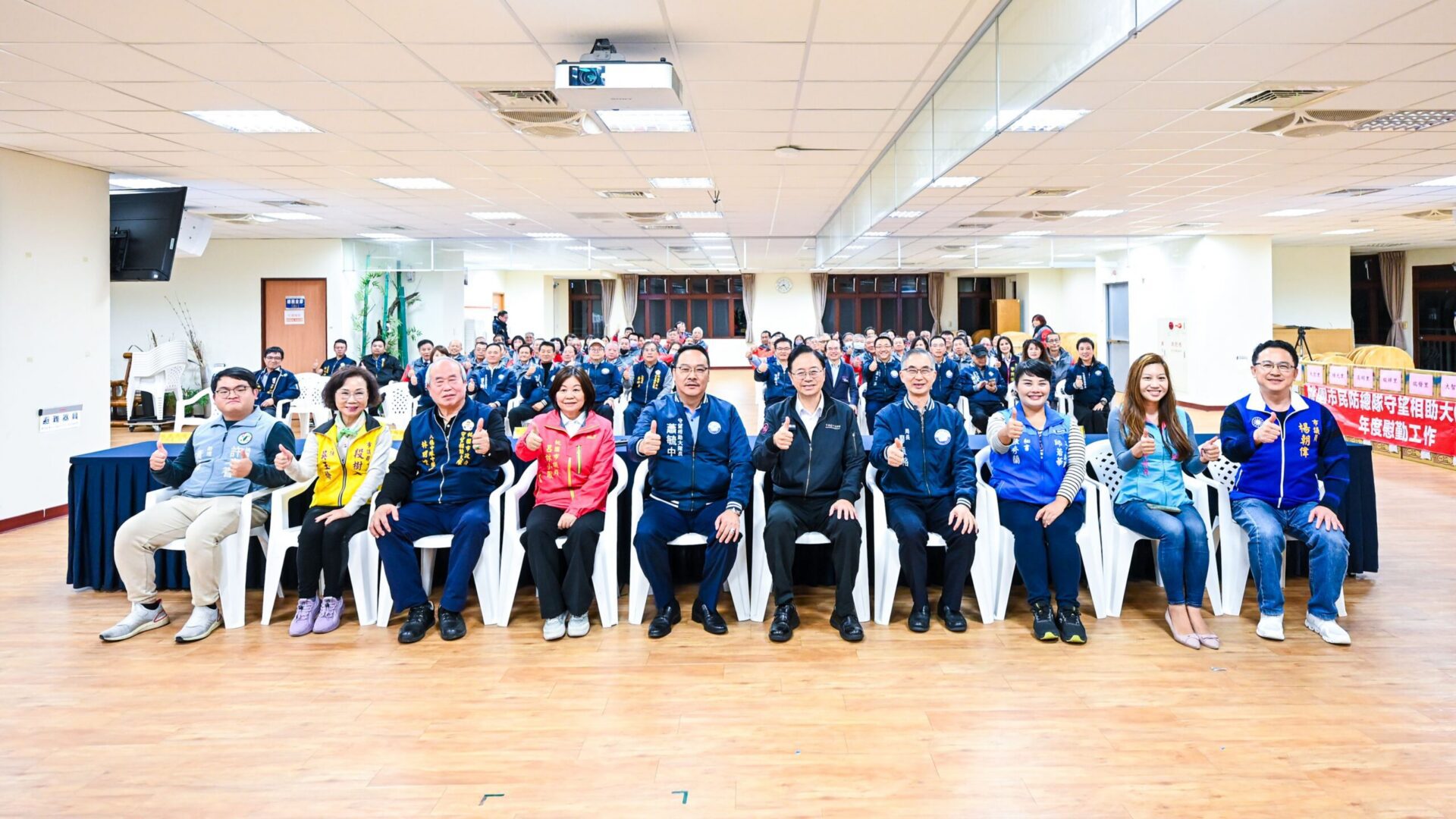 張善政至八德守望相助中隊慰勤 感謝隊員不分日夜辛勞付出 張善政至八德守望相助中隊慰勤 感謝隊員不分日夜辛勞付出