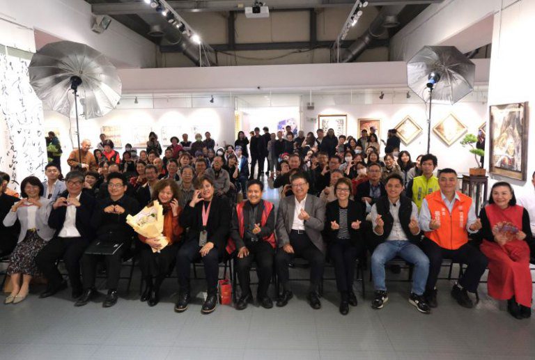 竹縣泰雅藝術家跨世代書畫聯展 楊文科讚賞泰雅文化新風貌 竹縣泰雅藝術家跨世代書畫聯展 楊文科讚賞泰雅文化新風貌