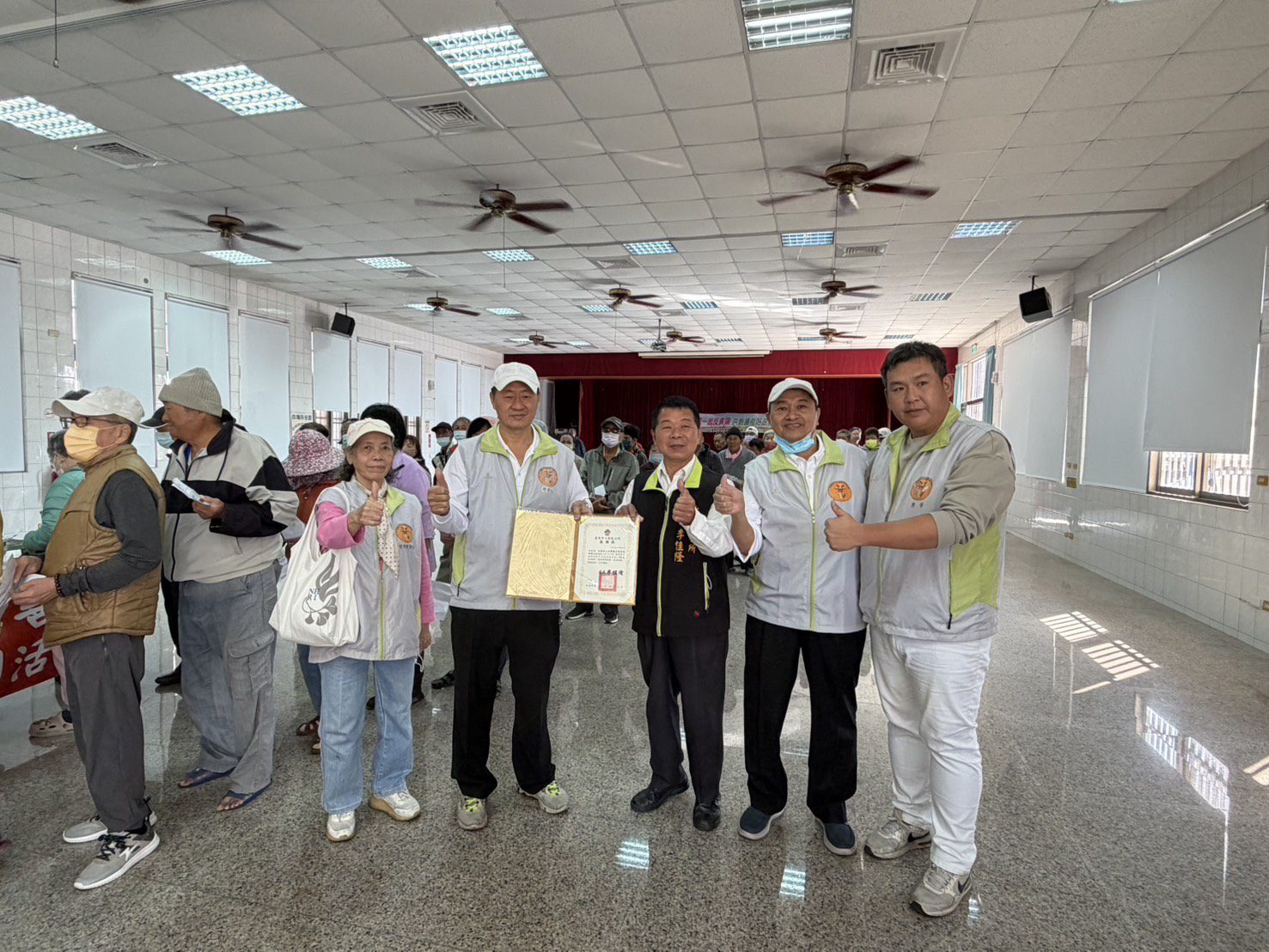 台灣龍皇慈善會歲末送暖七股 風災後關懷弱勢140戶過好年 台灣龍皇慈善會歲末送暖七股 風災後關懷弱勢140戶過好年