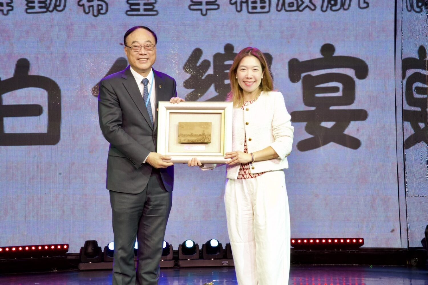 麗星夢郵輪攜手臺灣港務公司 助60位乳癌姐妹白紗登台「舞動希望」 麗星夢郵輪攜手臺灣港務公司 助60位乳癌姐妹白紗登台「舞動希望」