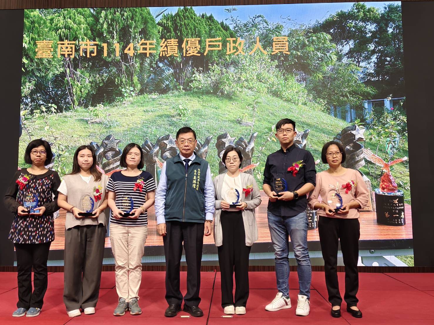 民政局表揚績優戶政人員及志工,戶政日樂遊安平港 民政局表揚績優戶政人員及志工,戶政日樂遊安平港