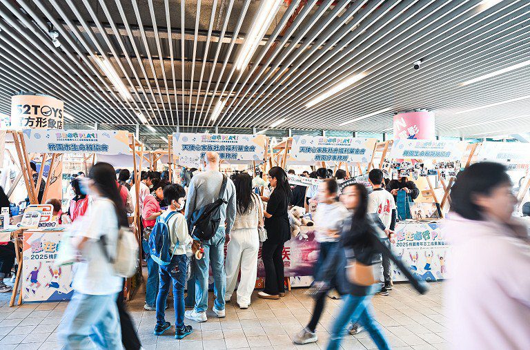 2025青年志工成果展「用行動說故事」 張善政感謝青年志工奉獻幫助他人 2025青年志工成果展「用行動說故事」 張善政感謝青年志工奉獻幫助他人