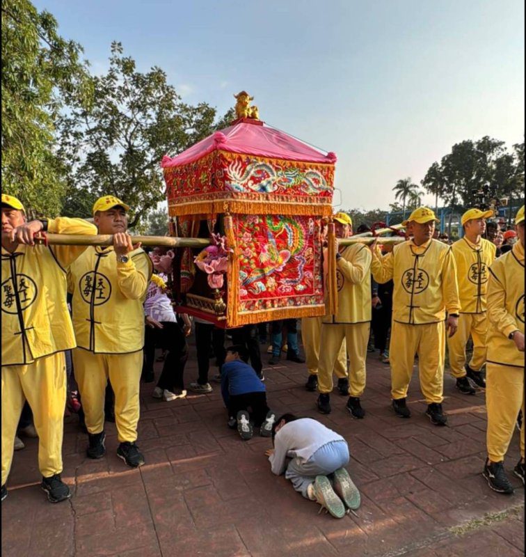 漾新聞|粉紅超跑賜福!前鎮國小海洋校慶震撼登場 漾新聞|粉紅超跑賜福!前鎮國小海洋校慶震撼登場