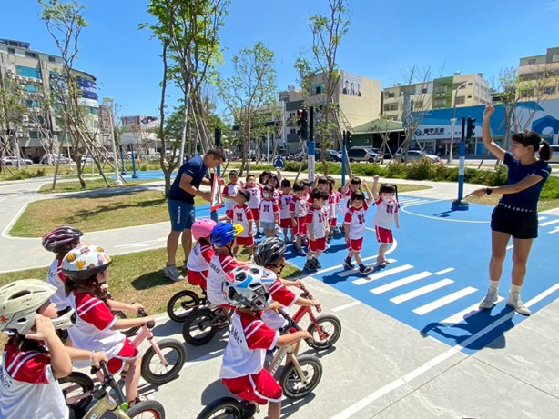 交通事故風險升溫 高市府跨局處聯手全力守住年底交通安全 交通事故風險升溫 高市府跨局處聯手全力守住年底交通安全