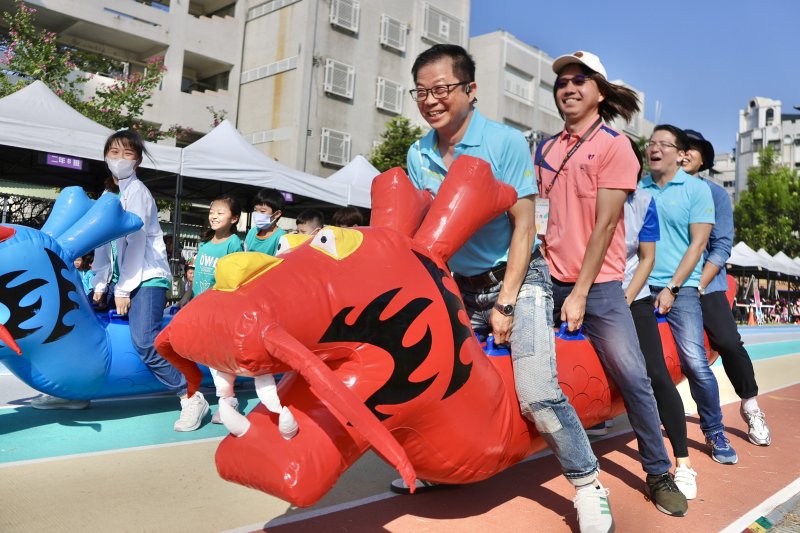 漾新聞|台日童心同框!陸上龍舟與文化交流點亮新上國小 漾新聞|台日童心同框!陸上龍舟與文化交流點亮新上國小