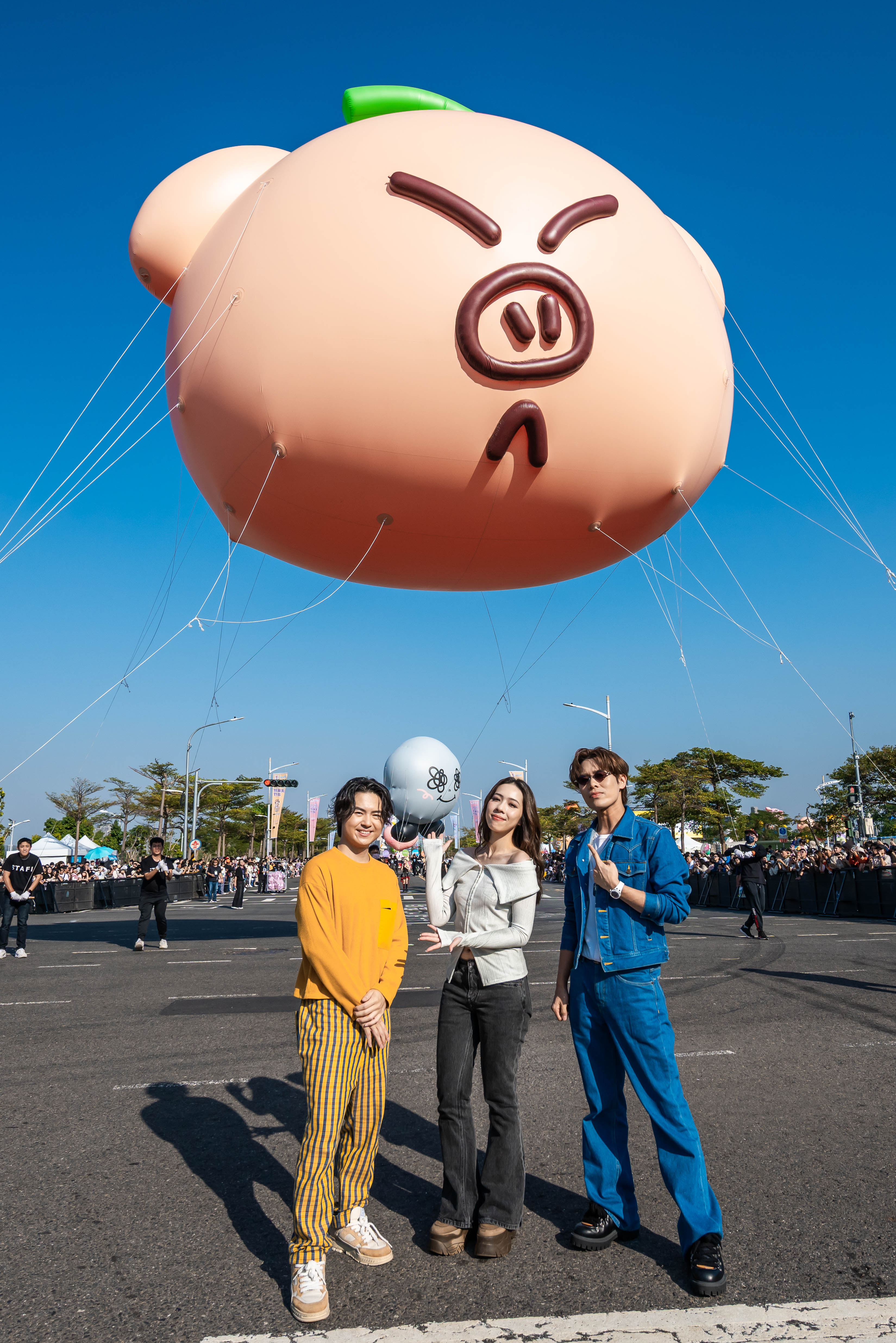 第18屆高雄 OPEN 大氣球遊行 JISOO 的 SHUMON 及告五人的告五豬首次登場 第18屆高雄 OPEN 大氣球遊行 JISOO 的 SHUMON 及告五人的告五豬首次登場