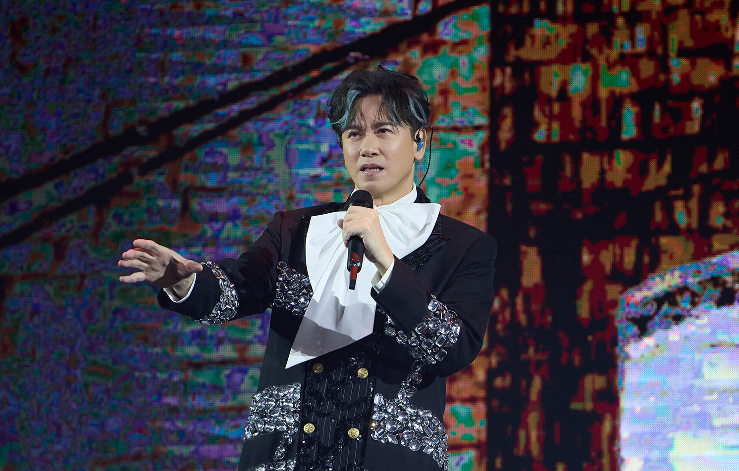 李聖傑出道26年圓華麗攻蛋夢 開場激動卡關兩分鐘說不出話來