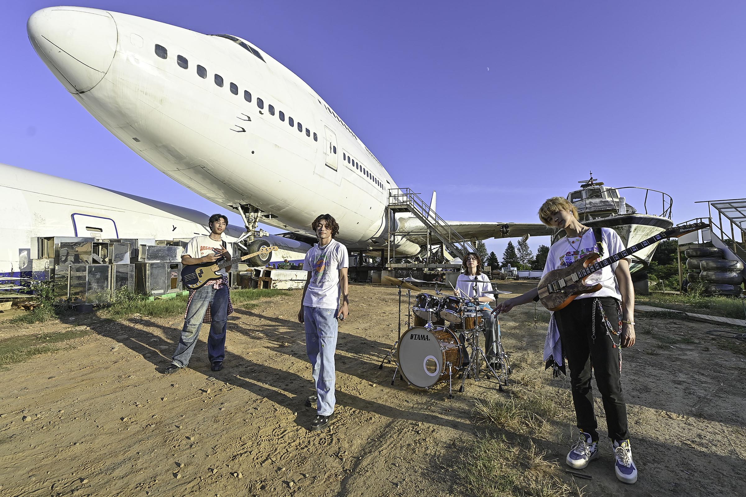 帕拉斯 PALLAS 出道首支 MV 數十億場景+巨無霸客機實拍 就玩這麼大 帕拉斯 PALLAS 出道首支 MV 數十億場景+巨無霸客機實拍 就玩這麼大