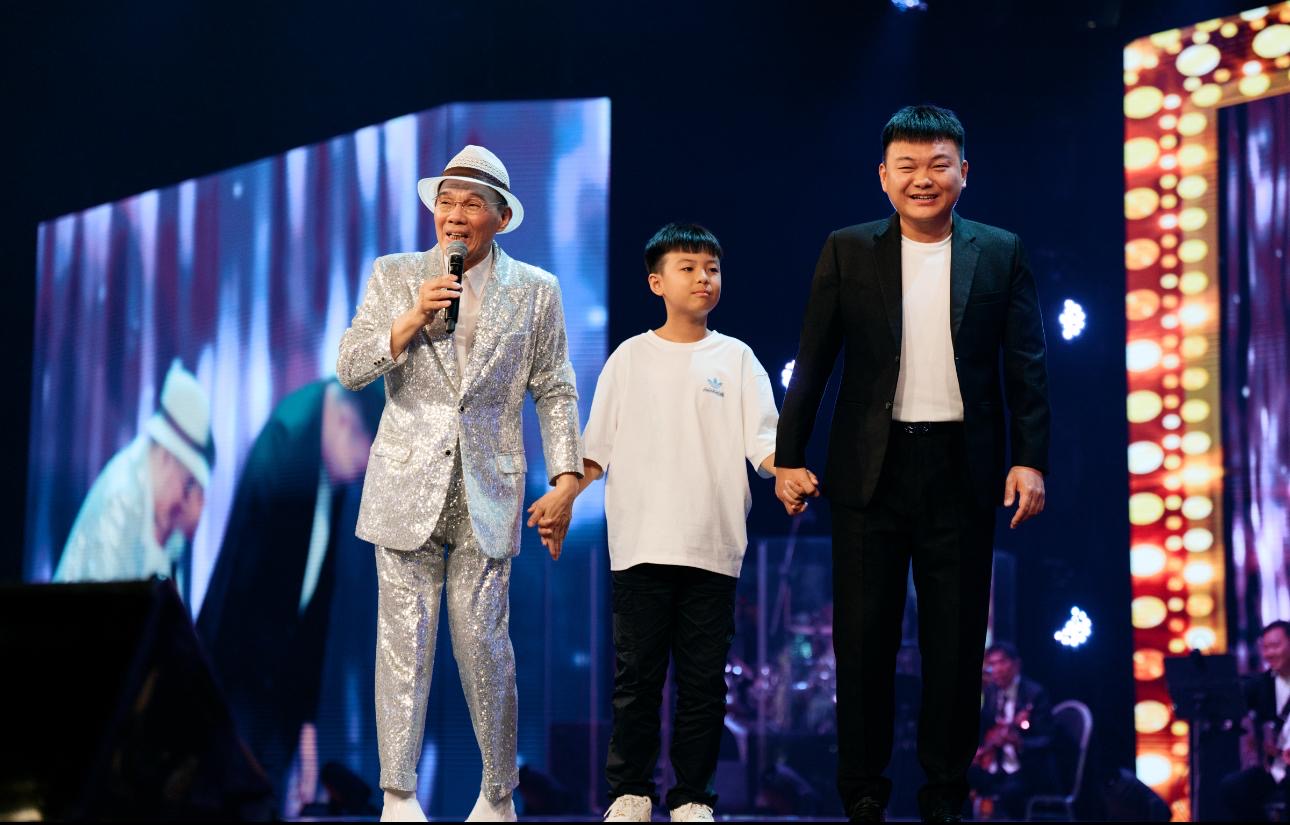 陳雷睽違18年重返獅城開唱 邀兒孫三代同堂上台像老朋友溫暖見面