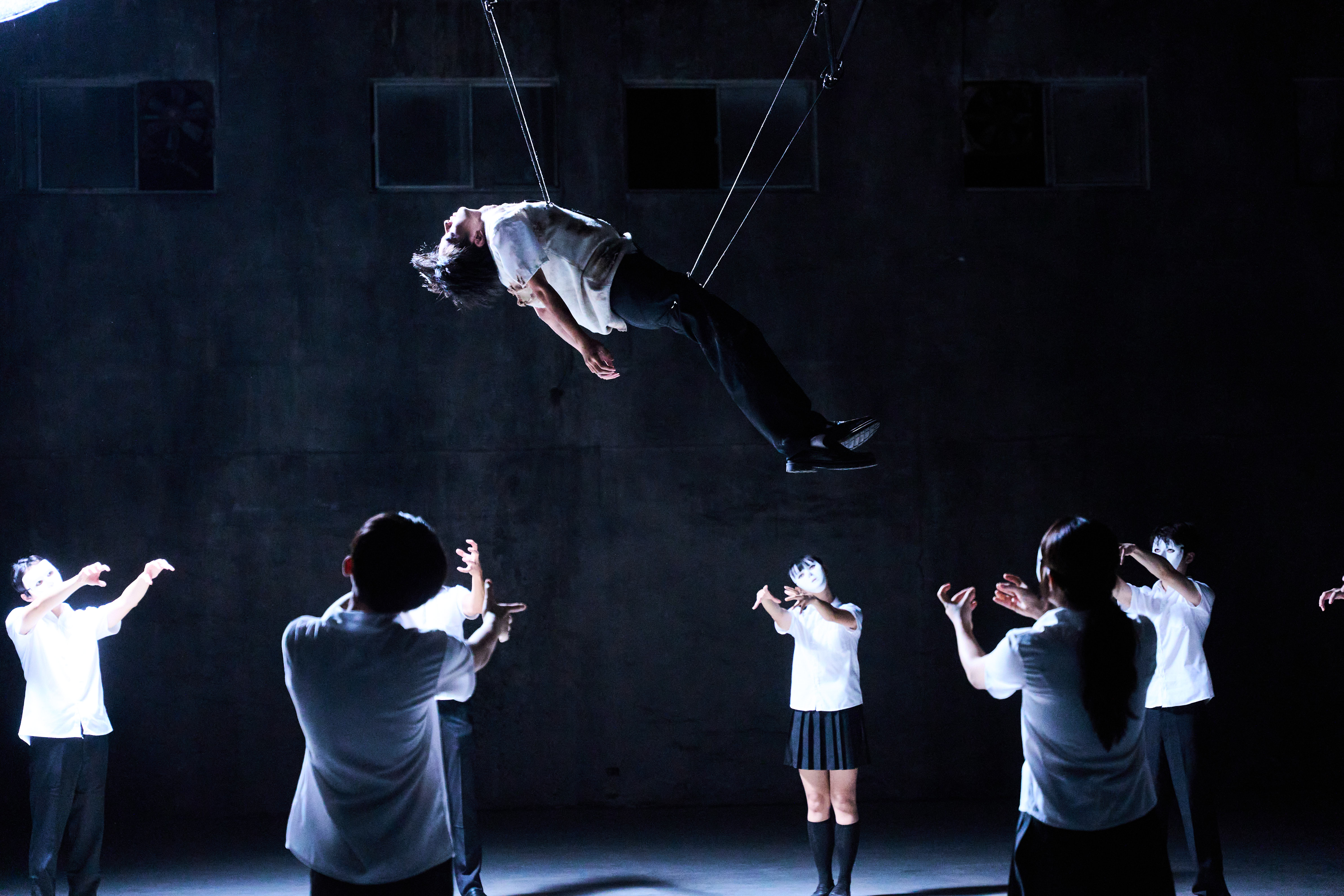 生命樹挑戰人性黑白定義 是害群之馬還是代罪羔羊