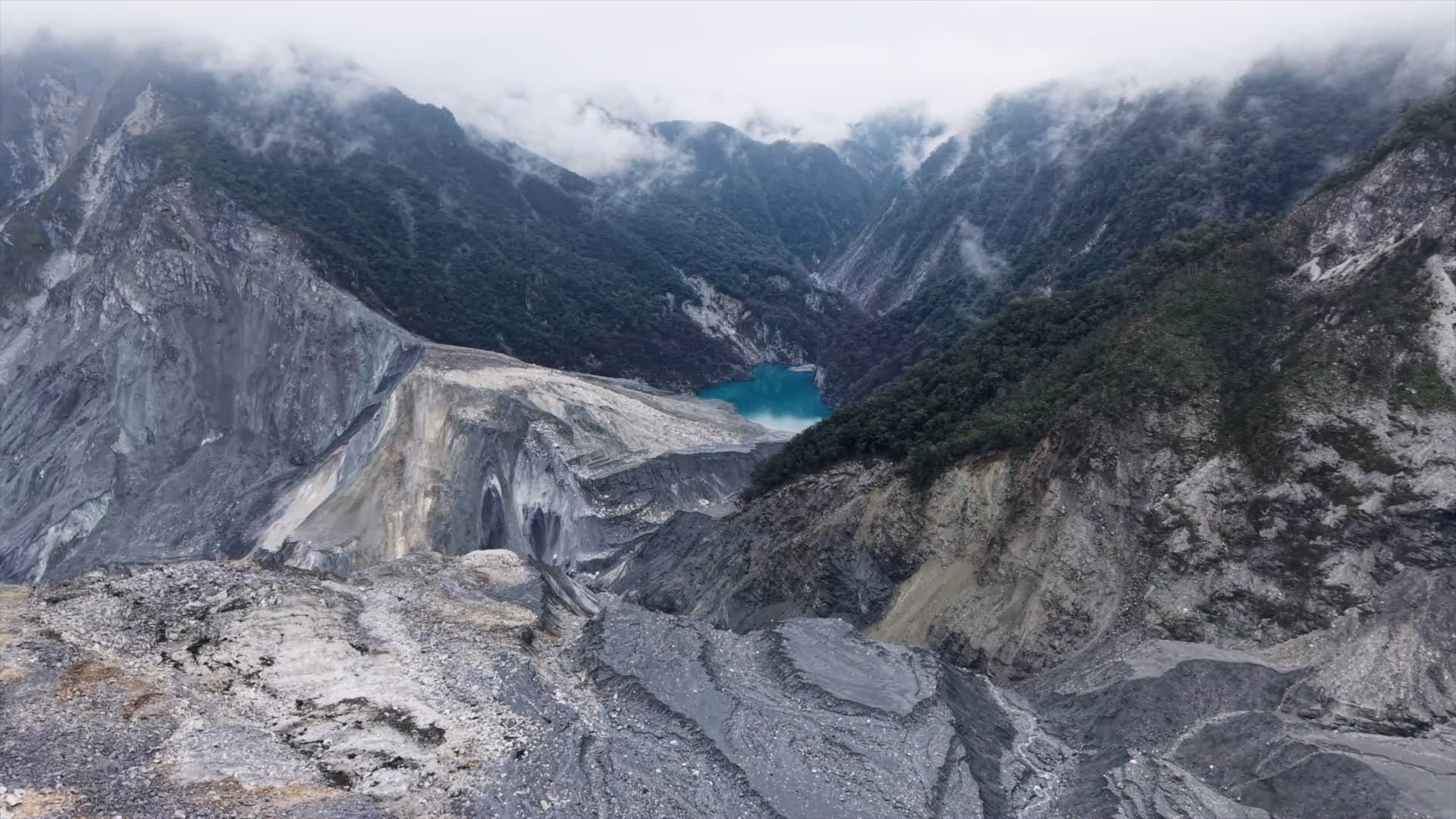 公視新聞部《我們的島》再探馬太鞍溪堰塞湖 深入上游崩塌地 直擊地形地貌劇變現場 公視新聞部《我們的島》再探馬太鞍溪堰塞湖 深入上游崩塌地 直擊地形地貌劇變現場