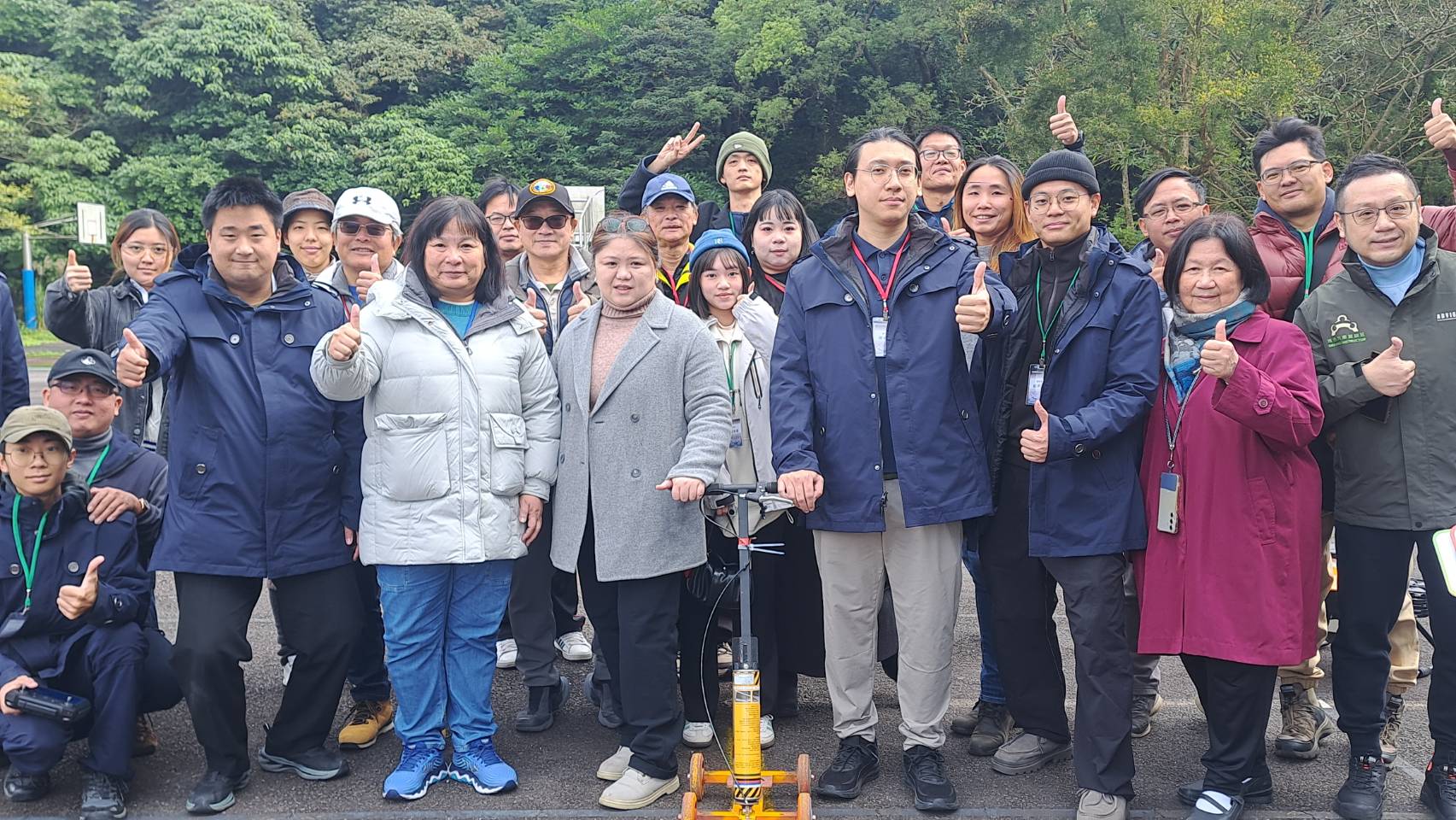 簽約後也舉行場地建置開工典禮,j未來這座操場將劃設符合交通部民航局合格的證照考場,為考訓合˙一,為北台灣無人機產業發展及技職教育升級注入新動能。