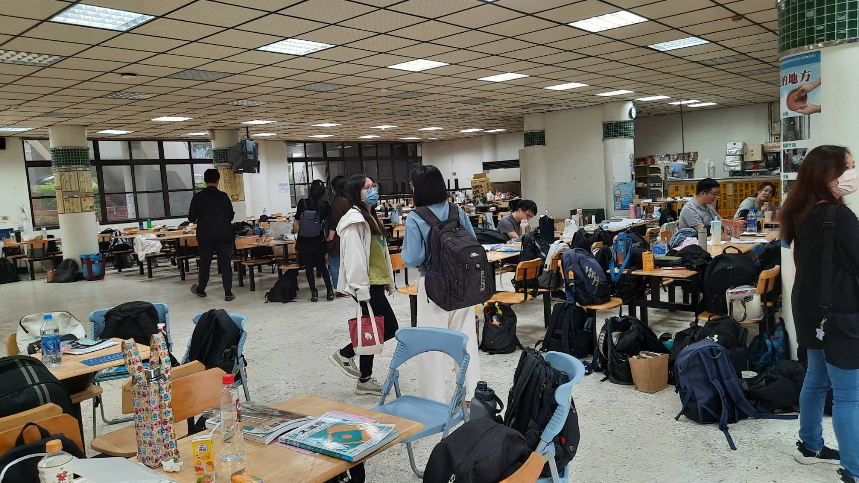 大學學測首日 高雄一考區秩序良好 百人缺考