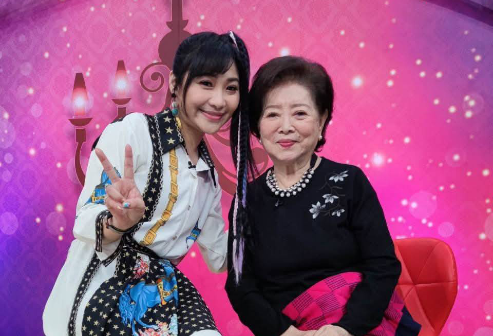 紫君 陳淑芳不是親生卻更像母女 一聲媽咪叫了10年 紫君 陳淑芳不是親生卻更像母女 一聲媽咪叫了10年