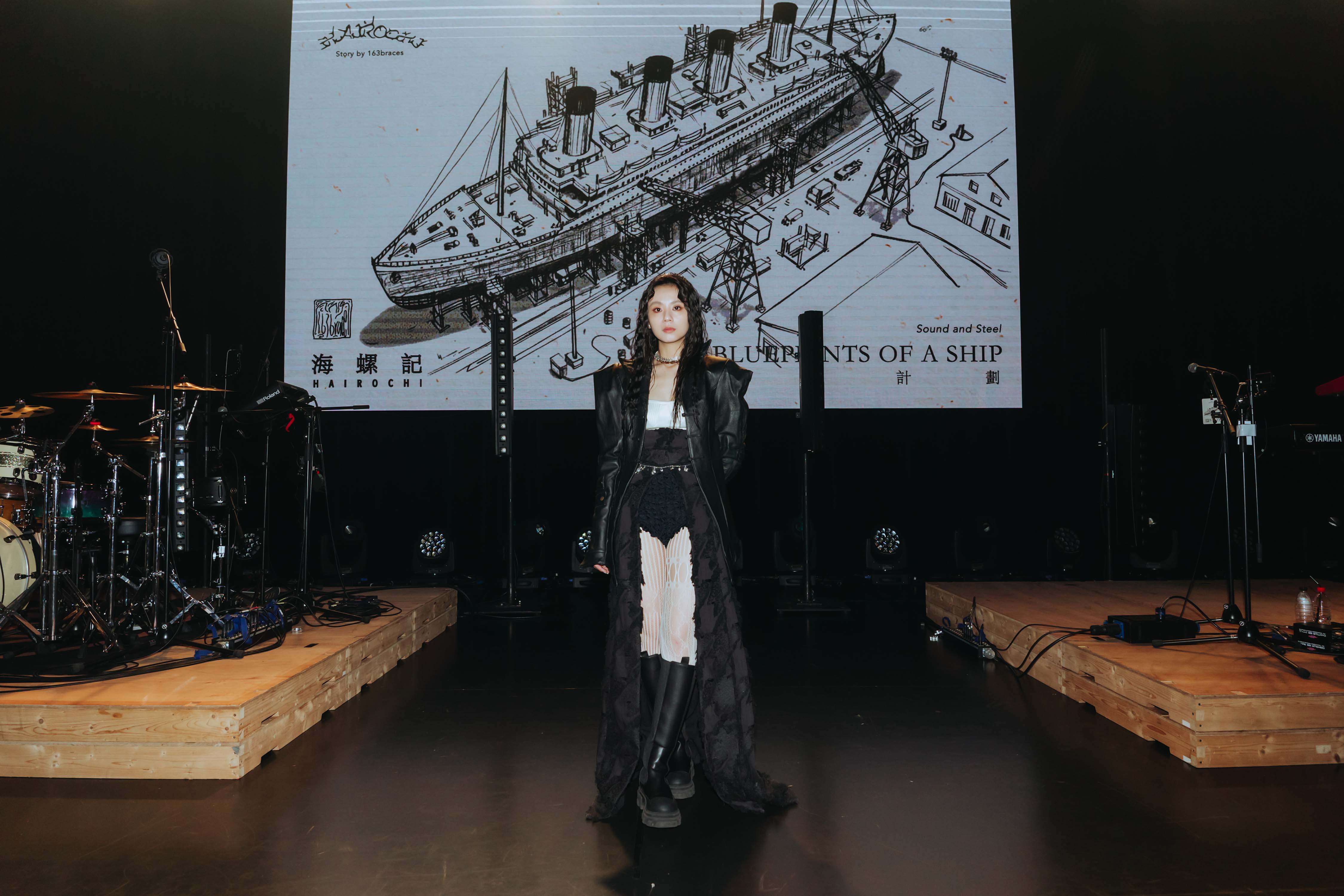 163braces 吳朵芸海盜美學 馬甲 麂皮裙 皮革長外套與蕾絲褲襪新造型