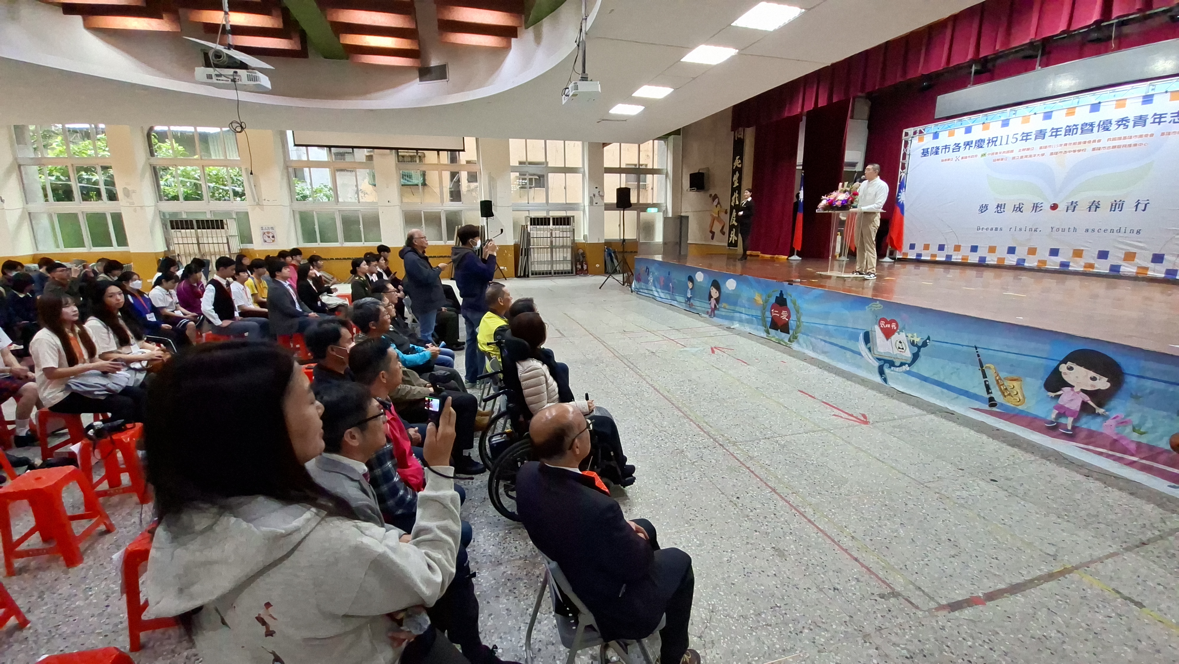 115年基隆青年節優秀青年表揚大會於今(21日)在基隆市仁愛國小登場。