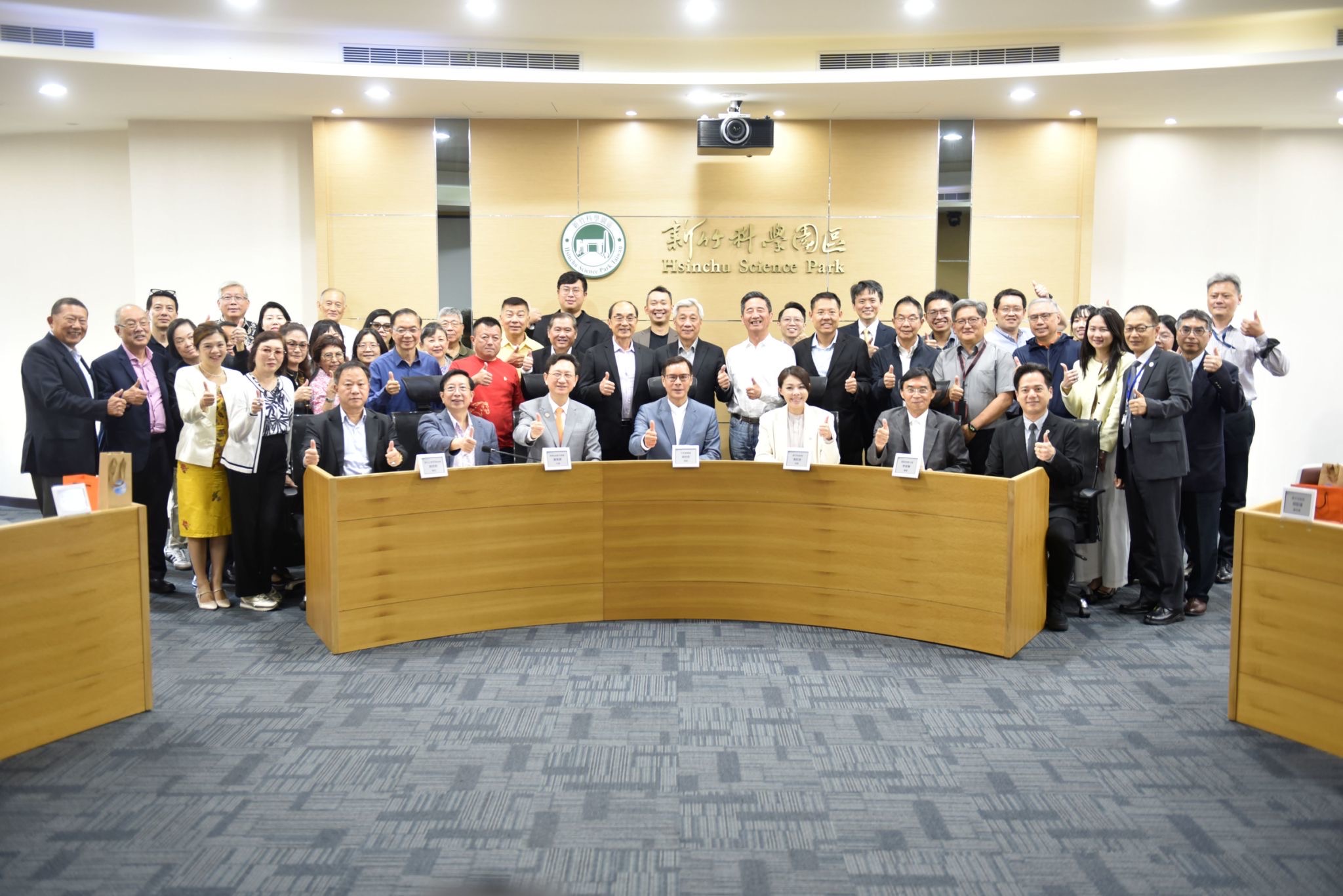 推動雙向全方位總合外交：讓新加坡朋友走進台灣，讓台灣全方位航向世界