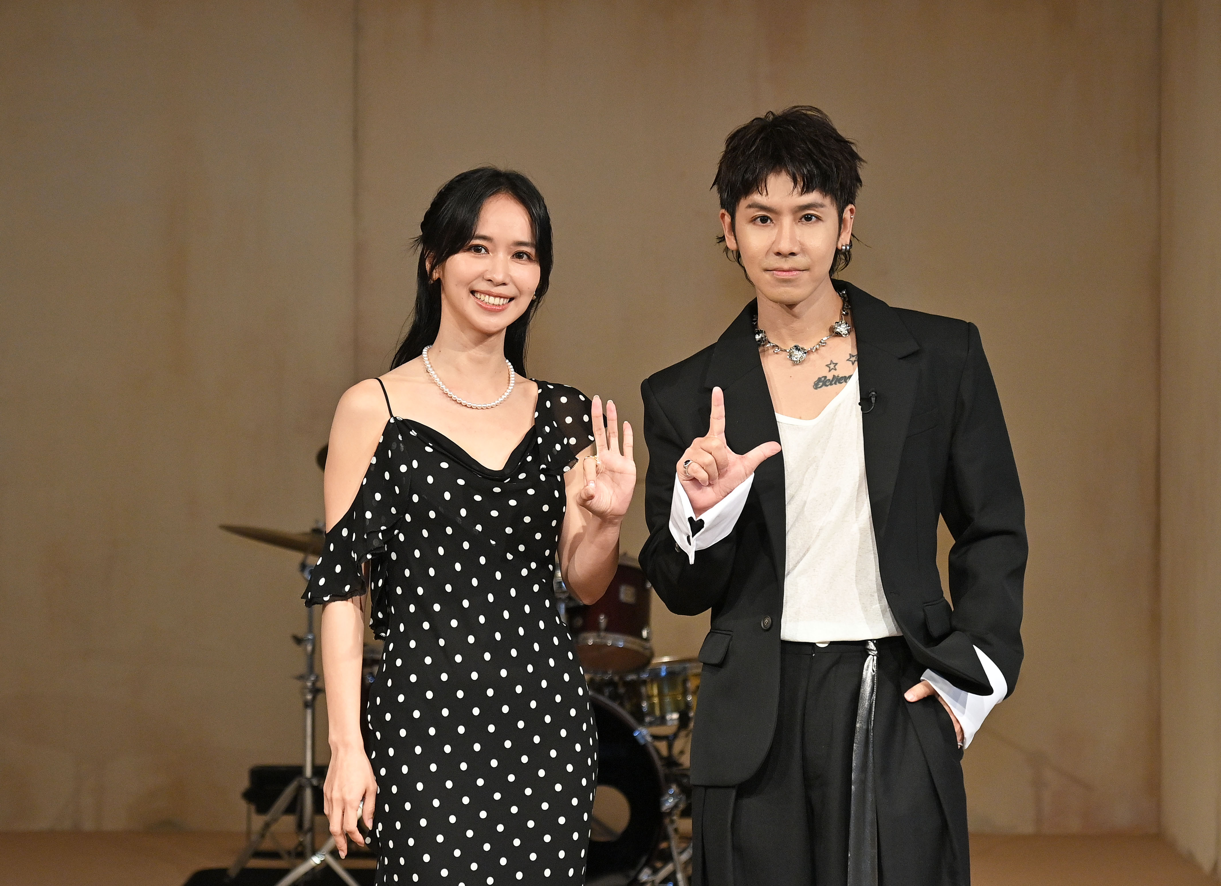 陳明珠(鼓鼓)呂思緯攜手主持37屆金曲獎星光大道 19組入圍者齊聚暢談創作歷程與心情 陳明珠(鼓鼓)呂思緯攜手主持37屆金曲獎星光大道 19組入圍者齊聚暢談創作歷程與心情