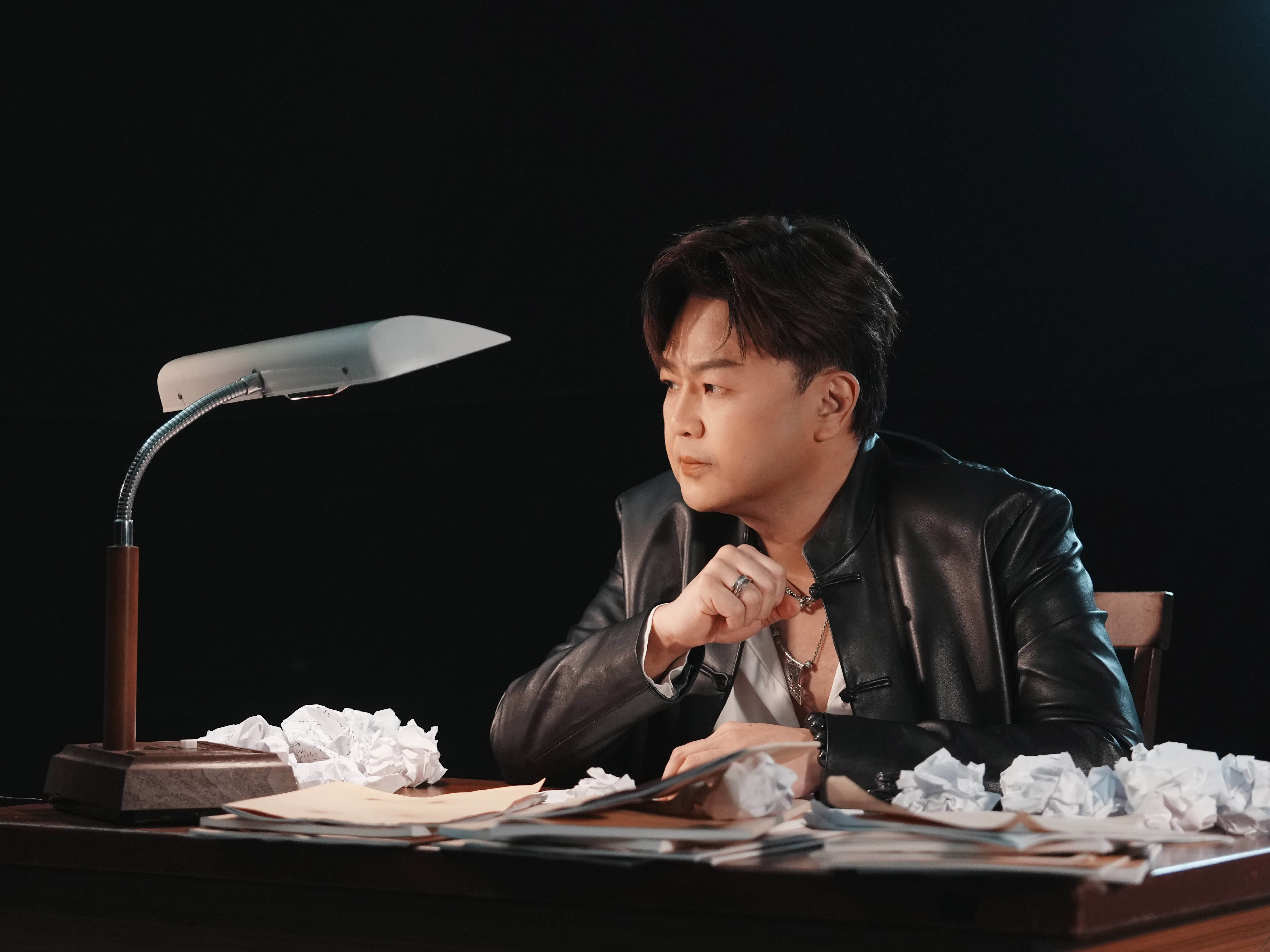 蘇震洋圓了發片夢 拍 MV 建構俠客打敗大魔王 英雄救美的故事 蘇震洋圓了發片夢 拍 MV 建構俠客打敗大魔王 英雄救美的故事