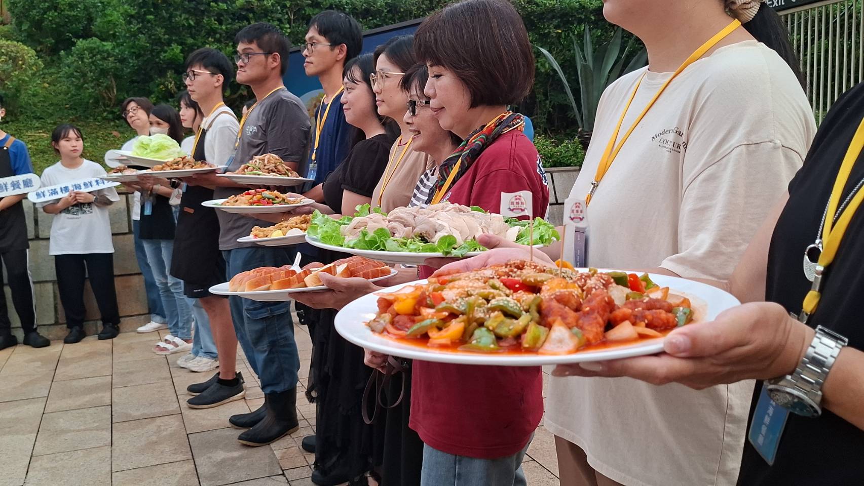 每道佳餚色香味俱足，讓來的賓客還未開動光看就大飽眼福。