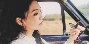 小提琴手 JOYY 楊光愛正式站 C位 夢想打造自己的音樂宇宙 小提琴手 JOYY 楊光愛正式站 C位 夢想打造自己的音樂宇宙