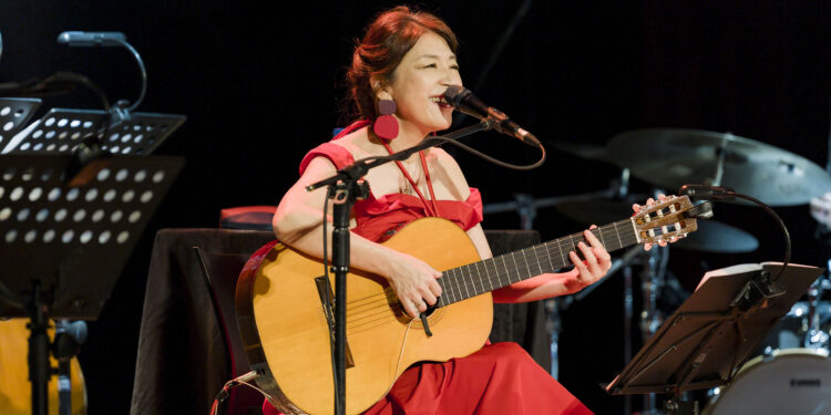 小野麗莎神力女超人 24 小時內快閃星國再返台 新加坡唱完直奔台北 小野麗莎神力女超人 24 小時內快閃星國再返台 新加坡唱完直奔台北
